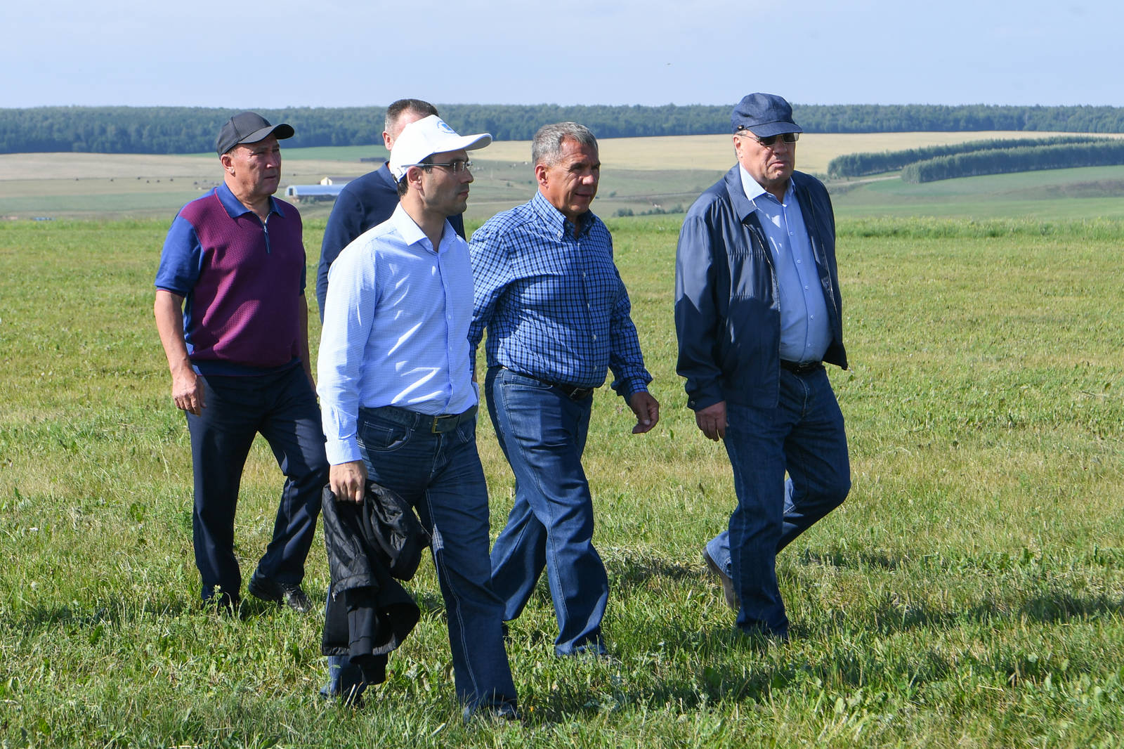 Дикая ферма рыбно слободский. Шеморбаш Рыбно-Слободский район. Кугарчино Рыбно-Слободского района. Рыбная Слобода глава района. Тазутдинов Ильдар Рашитович.